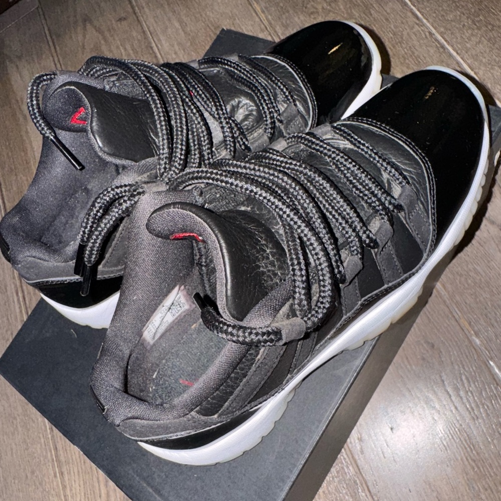 Jordan 11 low "72-10"